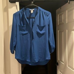 Women’s H&M 3 button blouse
